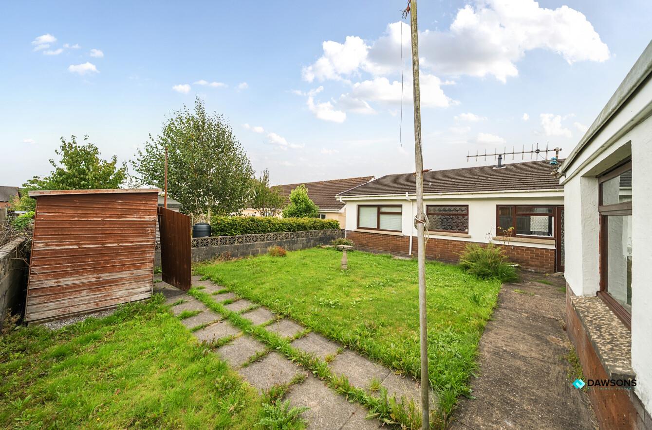 Y Llwyn, Llanelli, SA15 1JT